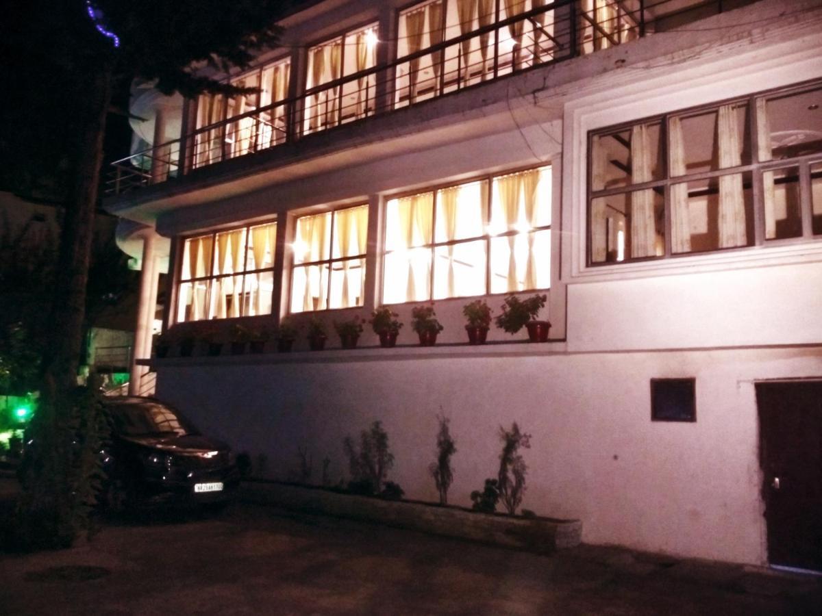 Hotel Hill Palace Kausani Buitenkant foto